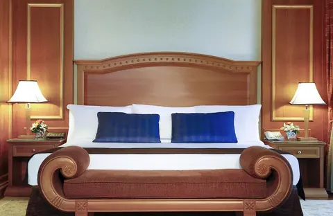 Avenue Hotel, Room