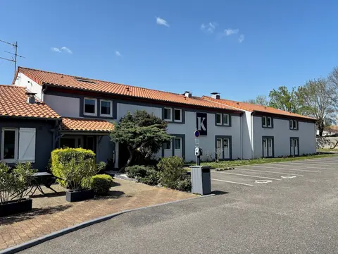 Kyriad Bordeaux- Lormont, Front of property