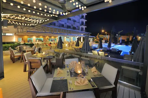 Nestor Hotel, Restaurant