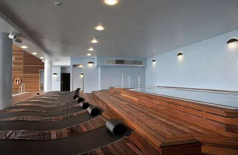 Hilton Warsaw City, Indoor spa tub