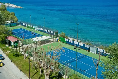 Palatino Hotel, Tennis court