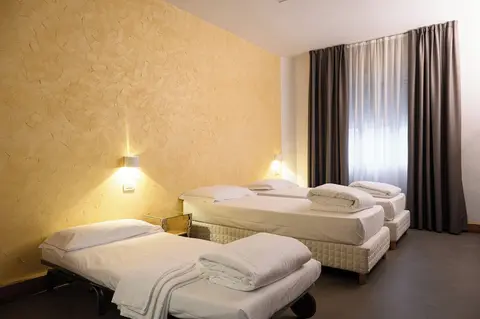Due Ragni, Room