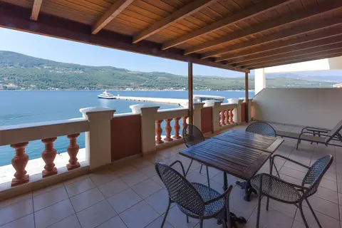 Samos Hotel, Room