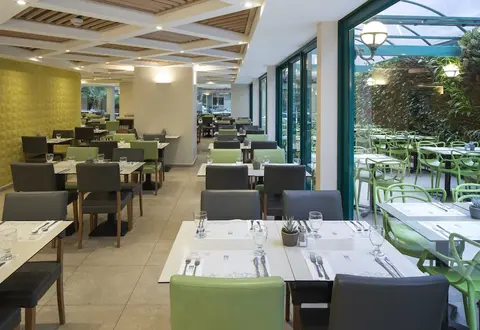 Metropolitan Hotel, Dining room