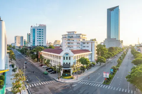 ÊMM Hotel Hue, Exterior
