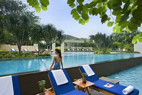 Somerset Berlian Jakarta, Pool