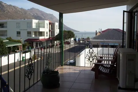 Le Bay Lodge, Balcony