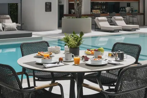 Blazer Suites Hotel, Outdoor pool