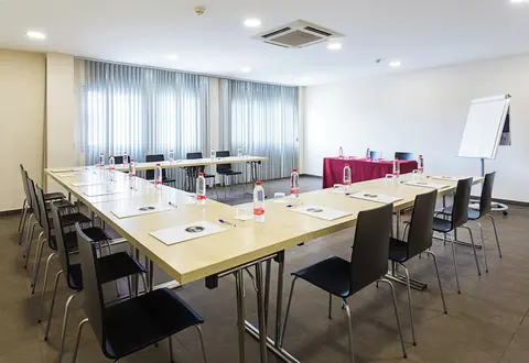B&B Madrid Aeropuerto T1 T2 T3, Meeting facility