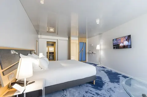 Seeko'o, Room