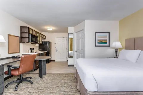 Candlewood Suites Secaucus - Meadowlands by IHG, Room