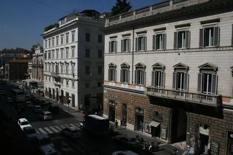 Hotel St. Moritz, Exterior