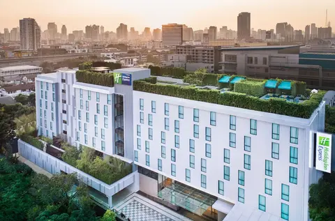 Holiday Inn Express Bangkok Soi Soonvijai by IHG, Exterior