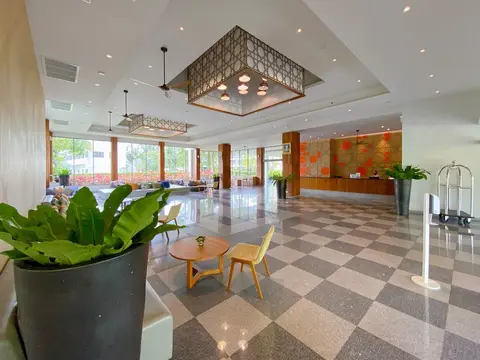 X10 Khaolak, Lobby