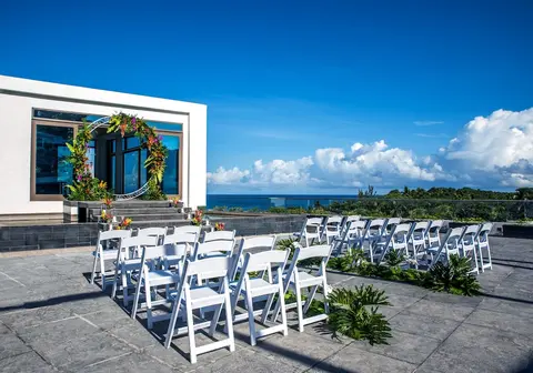 Crimson Resort & Spa Boracay, Outdoor wedding area