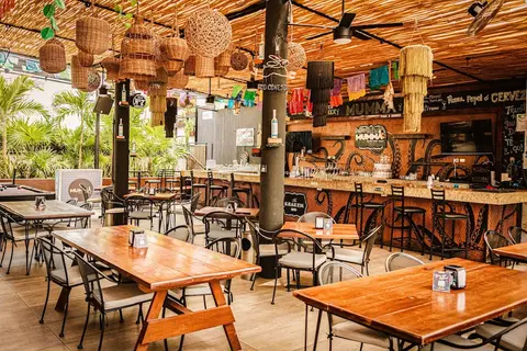 Nomads Hotel & Rooftop pool, Restaurant