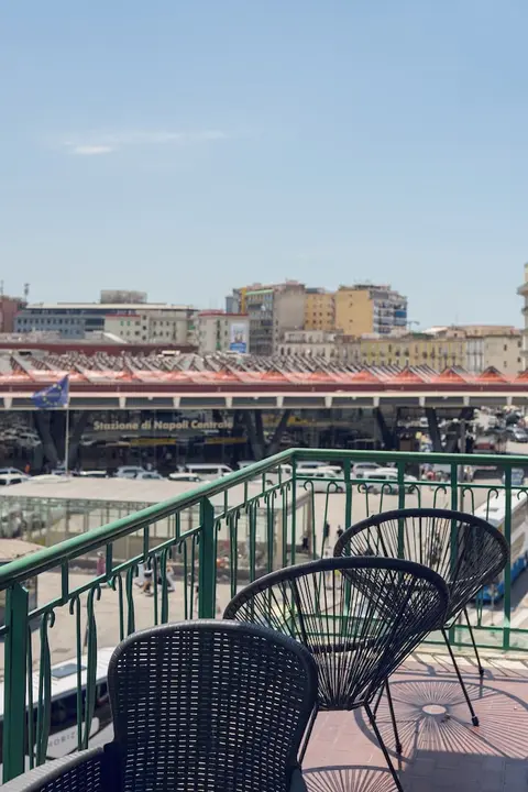 B&B Metropolitan, Balcony