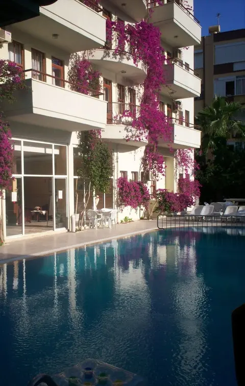 The S Apart & Suites Hotel, Pool
