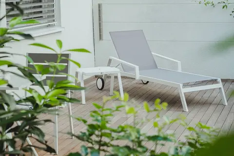 Oliver Apartments, Terrace/patio
