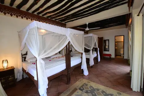 Tamani Villas, Interior entrance