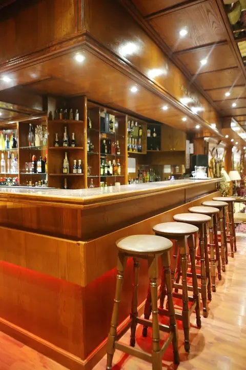 Hotel Grand Gabriel, Bar (on property)