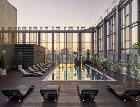 Novotel Ambassador Seoul Dongdaemun Hotels & Residences, Rooftop pool