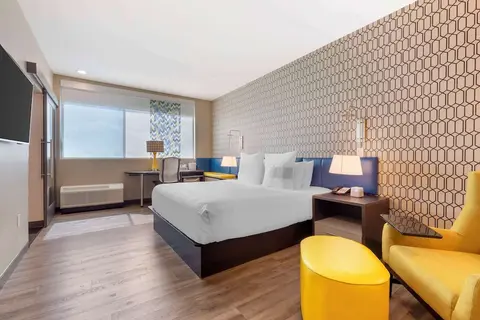 GLō Best Western Dallas South DeSoto, Room
