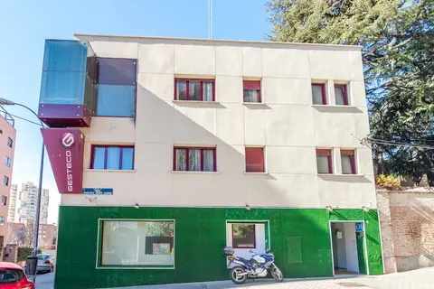 AYZ Javier Cabrini - Auto check-in property, Front of property