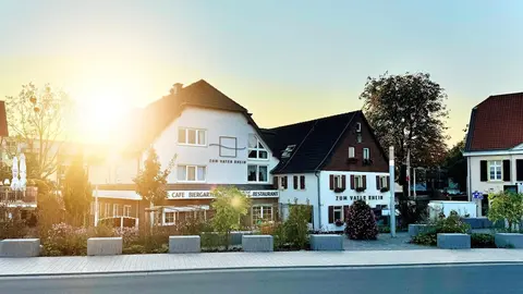 Zum Vater Rhein, Front of property