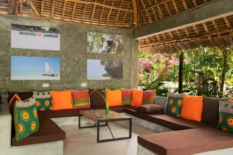 Fun Beach Hotel, Reception