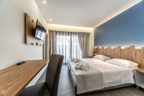 Pollis Hotel, Room