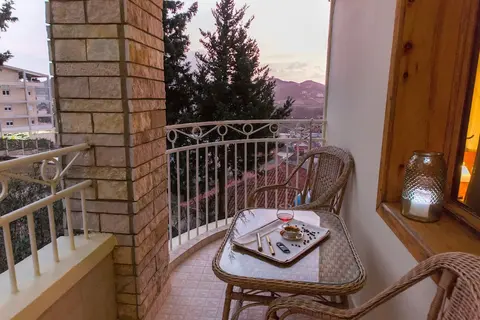 Hotel Baron, Balcony