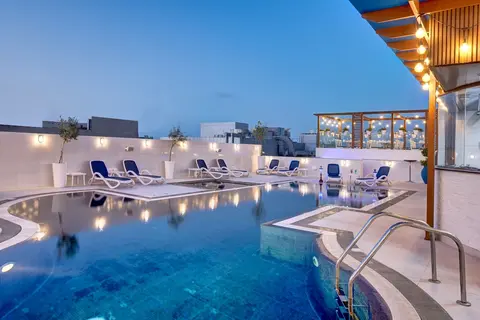 Donatello Hotel, Outdoor pool