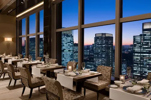 Shangri-La Tokyo, Restaurant