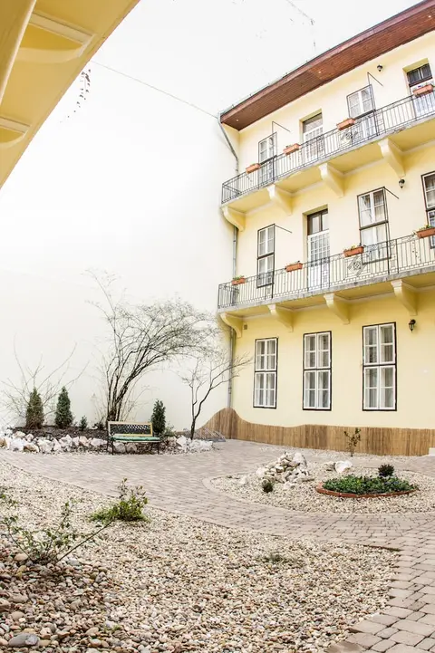 Central Hotel 21, Courtyard