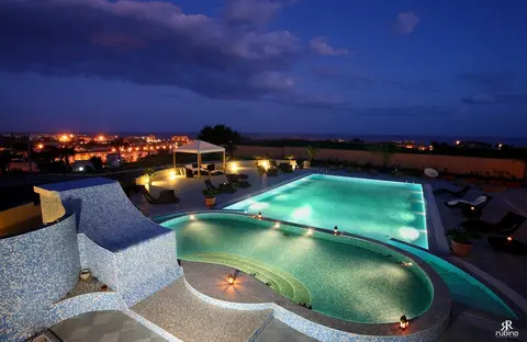 Grand Hotel Paradiso, Outdoor pool