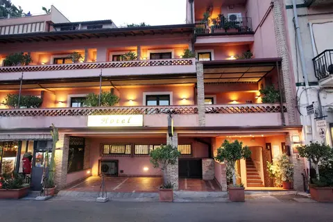 Mendolia Beach Hotel, Front of property