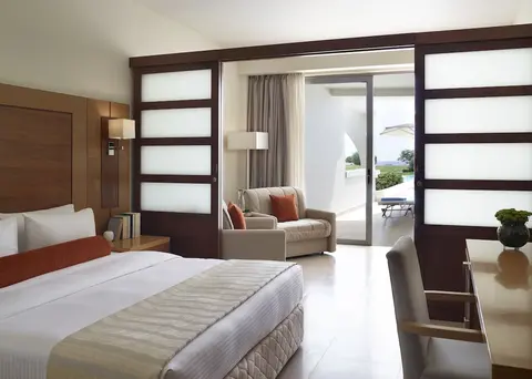 Apollo Blue, Room