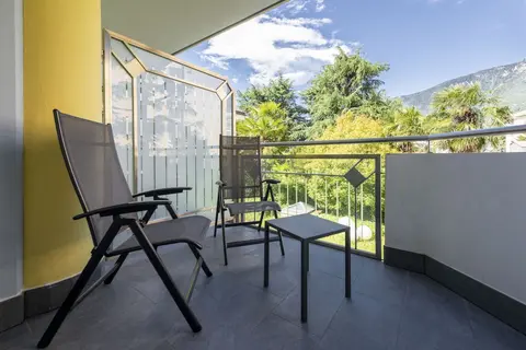 Ideal Park, Balcony