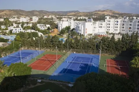 Yadis Hammamet Club, Tennis court