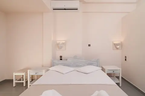 Hotel Amaryllis, Room