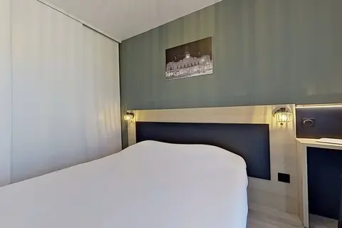 City Résidence Tours, Room