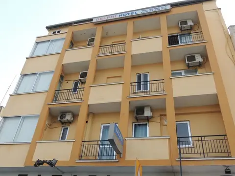 Delphi Hotel, Front of property
