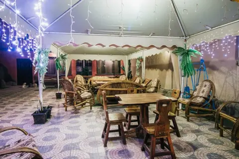 Las Tholas Hotel, 