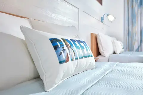 Universal's Endless Summer Resort - Dockside Inn and Suites, Room