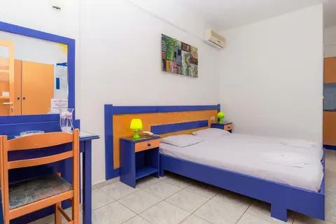 Eltina Apartments, Room