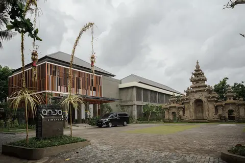 Anja Jimbaran, Front of property