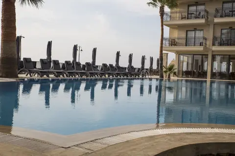 Neopol Hotel Deluxe, Outdoor pool