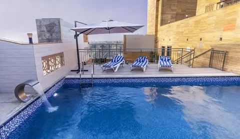 Iridium 70 Hotel, Pool