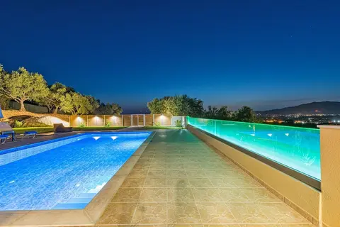 VILLA HILL FAMILIES ONLY, Outdoor pool